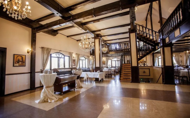 Q Resort and Spa Sacele	