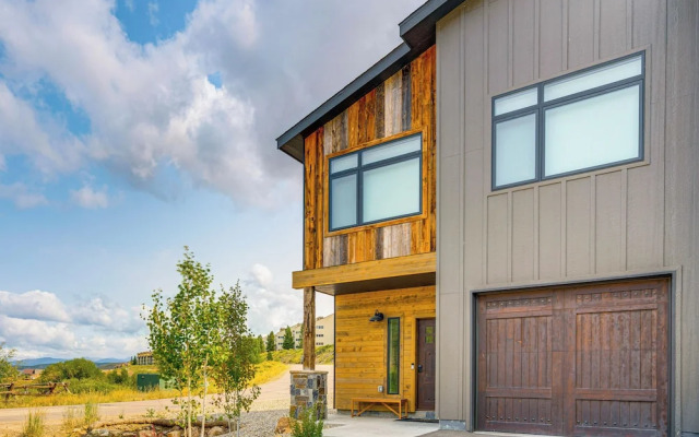 Mtn-view 'slopeside Chalet' in Granby Ranch!