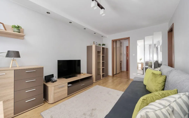 Wyszyńskiego With AC by Renters