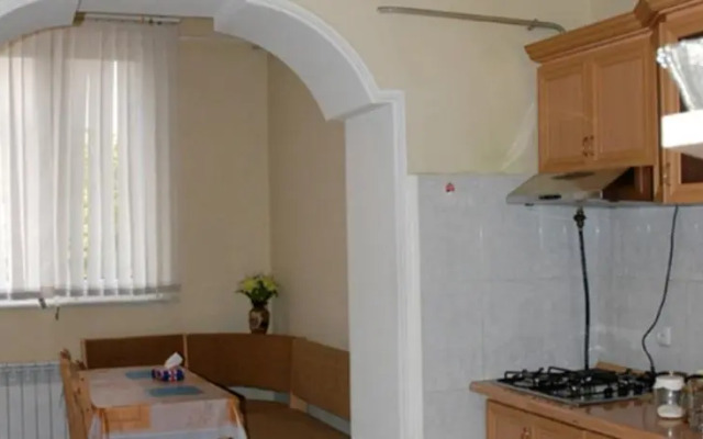 Apartment on Isahakyan Street