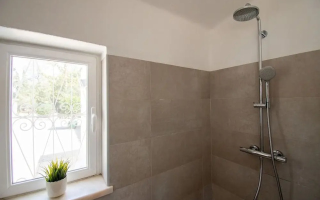 Pomba Beautifully Renovated With Heated Pool