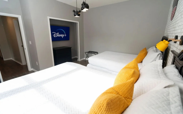 Magical Themed 3BR Townhouse Near the Parks