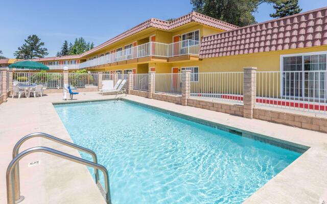 Days Inn by Wyndham King City