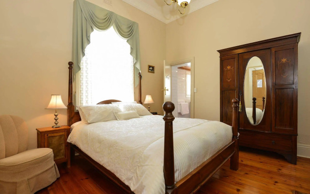 Trafalgar Premium Vintage Suites