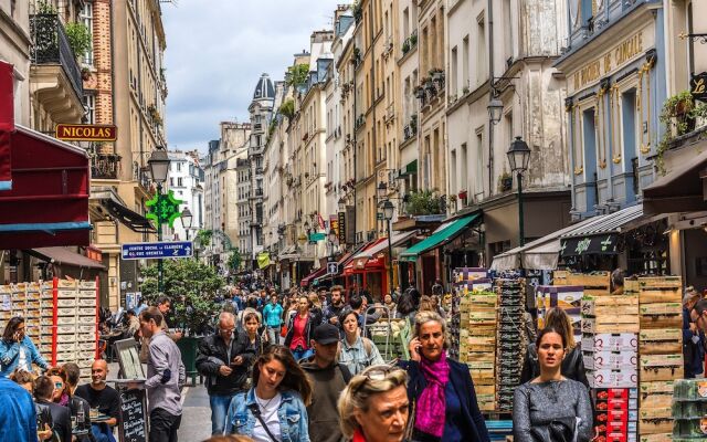 NEW Paradis 2 Flats in Heart of Paris