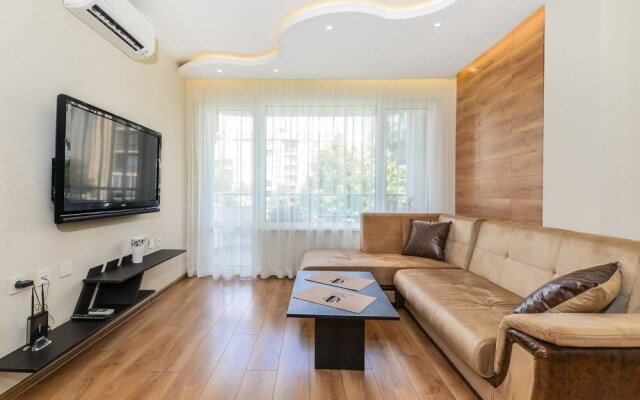 FM Deluxe 1-BDR Apartment with Parking - The M Place
