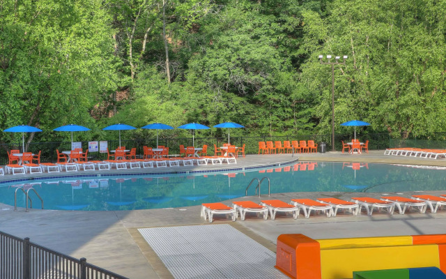 Country Cascades Waterpark Resort
