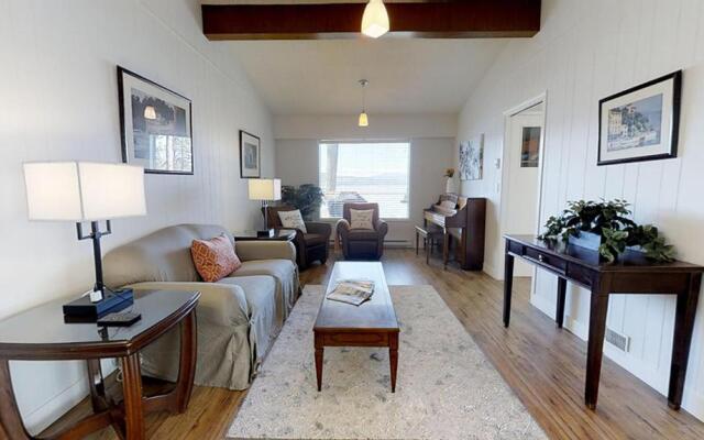 Sea Breeze Ocean Front Home