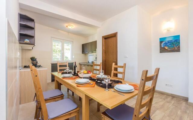 Awesome Home in Njivice With Wifi and 2 Bedrooms