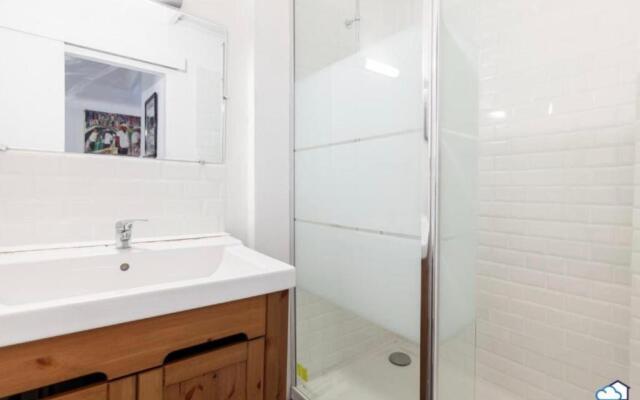 Beautiful Apartment - 2 rooms AC - Air Rental by Keeper