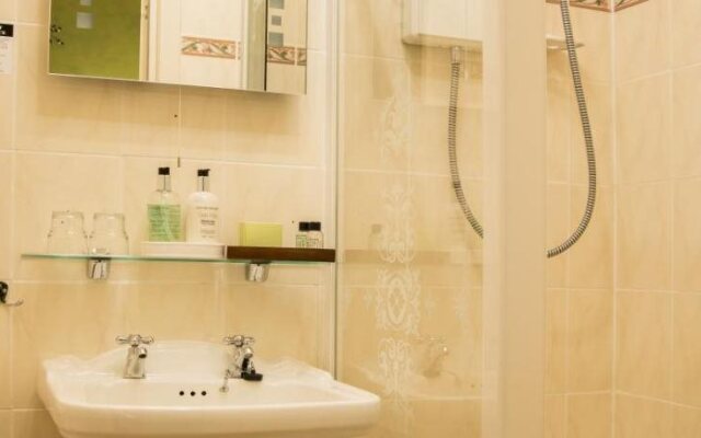 Cluny Bank Hotel