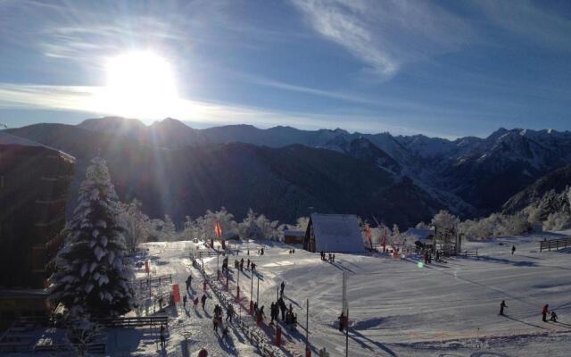 Un Isard au Pied des Pistes