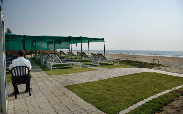 Majestic Beach Comforts