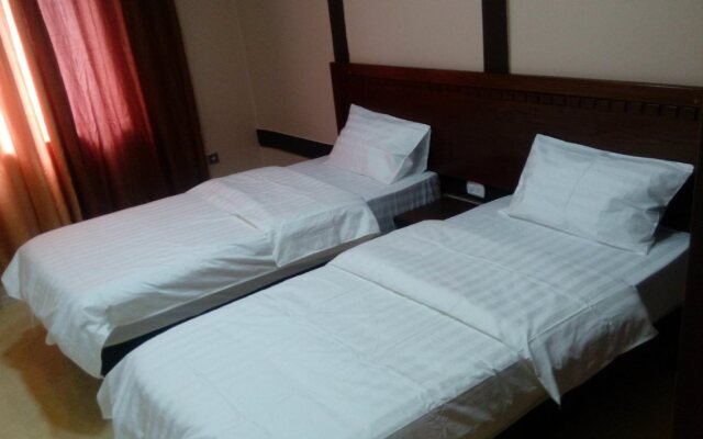 Al Fawanes Hotel Apartments