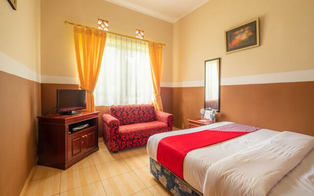 OYO 644 Grand Yustik Selabintana