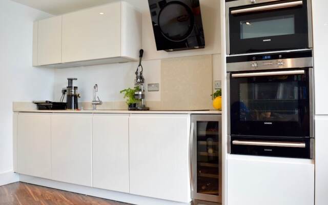 Modern 1 Bedroom Apartment In Aldgate