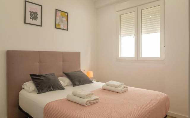 Modern Penthouse with Private Terrace