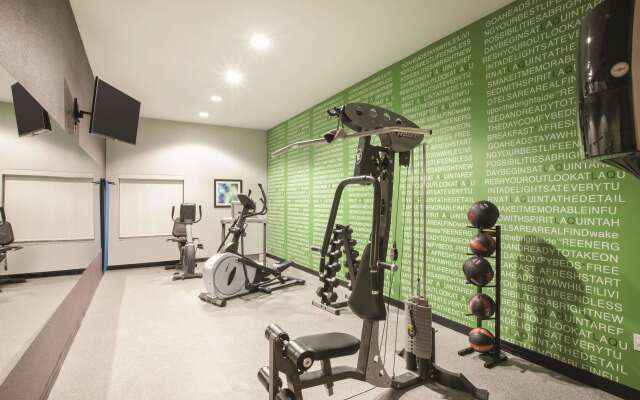 La Quinta Inn & Suites by Wyndham Mansfield TX