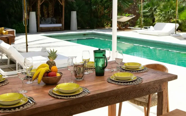 Lavish Villa Near Cala Llonga