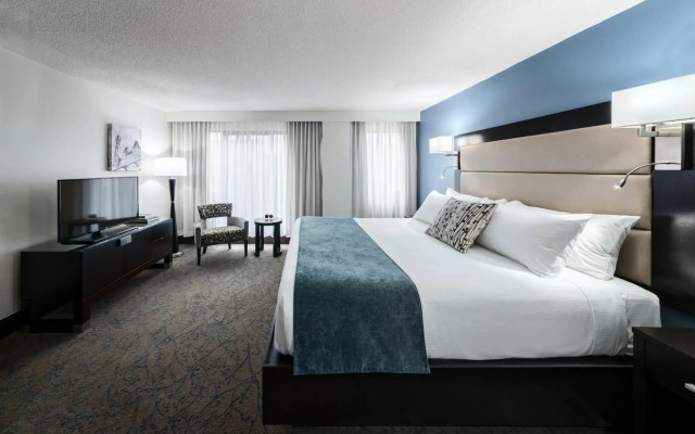 25 Cartier LP / Ottawa Embassy Hotel