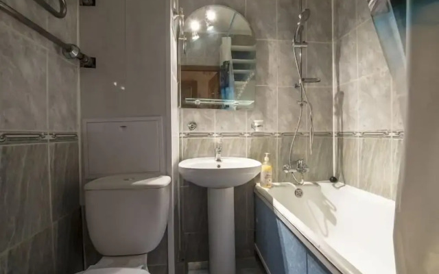 Apartment - Profsoyuznaya 98
