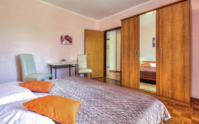 Stunning Home in Porec With Wifi and 2 Bedrooms - Hotel in Porec - Photo 3