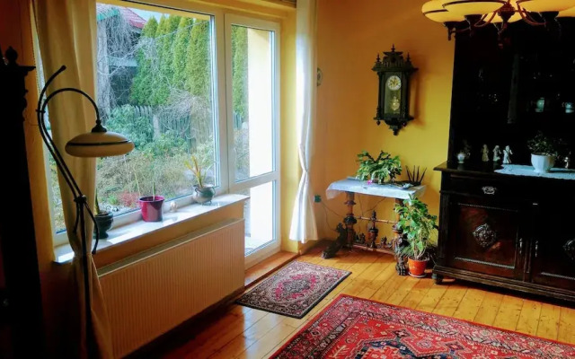 Apartment Under Cedar