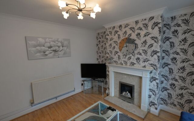 Boutique Hoiday Home In Coventry With Garden