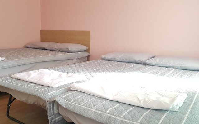 Gera Ladies Guesthouse