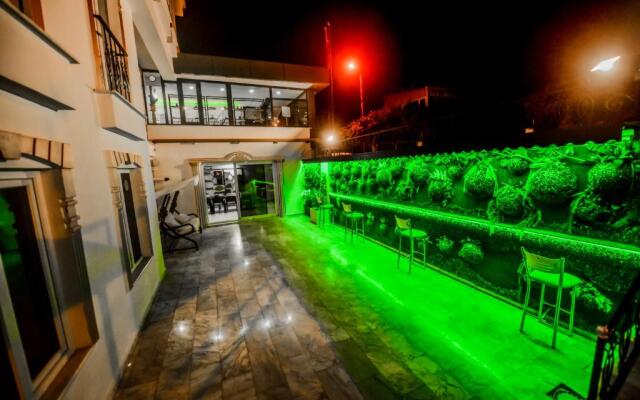 Rosa Therapy Hotel