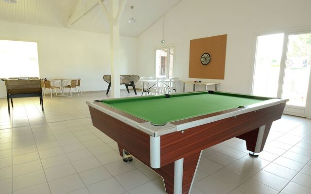 Semi-detached Bungalow With Microwave, in the Great Vendée