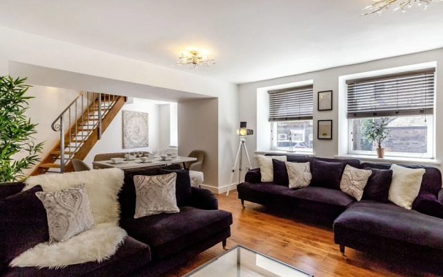 Queen Anne Suite