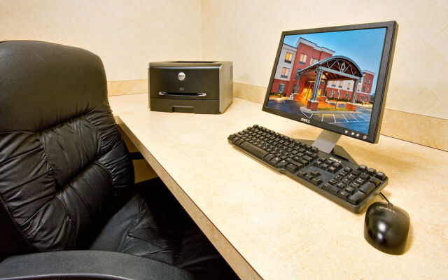 Holiday Inn Express & Suites Bethlehem Arpt-Allentown Area