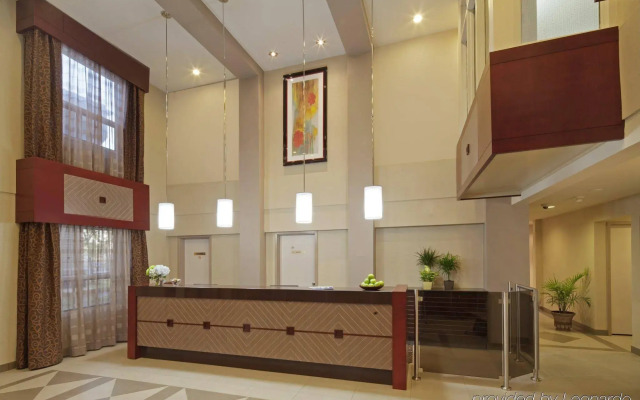 Travelodge by Wyndham Oshawa Whitby