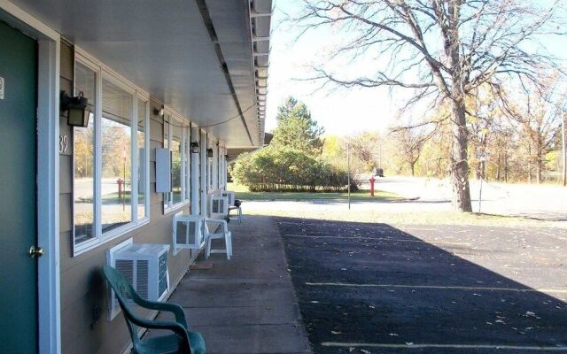 Forest Lake Motel