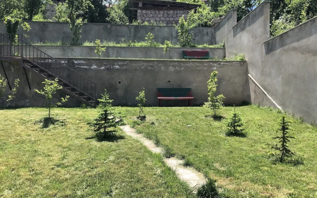 Check Inn Dilijan