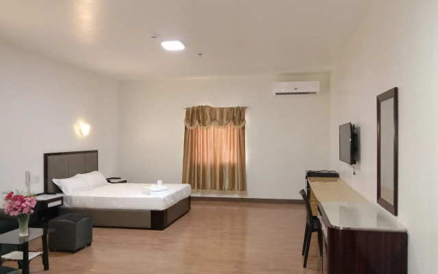 Meaco Royal Hotel- Lucena