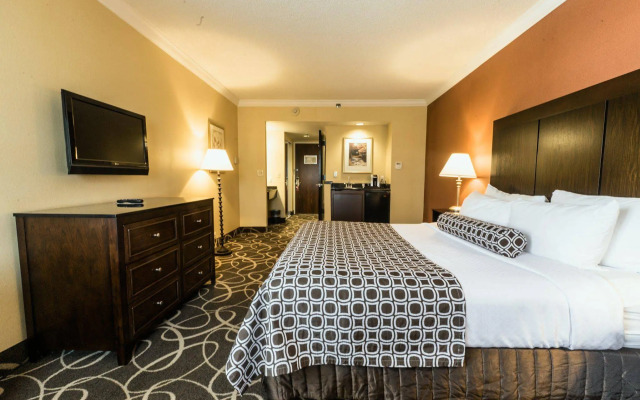 Crowne Plaza Edison by IHG