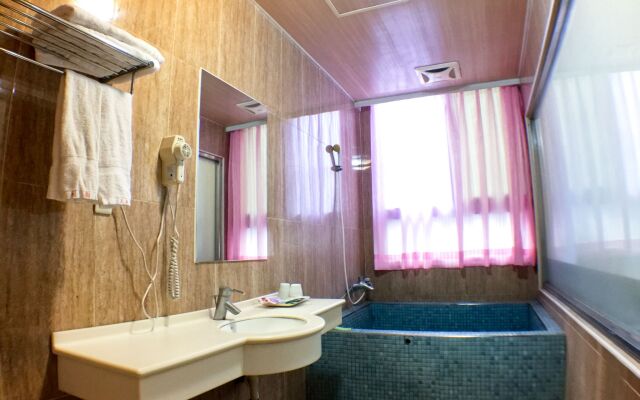 YC Cyuan Hot-Spring Hotel