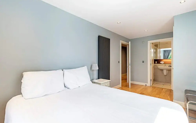 Spacious Modern Flat in Chelsea Harbour