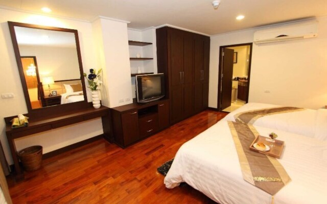 Piyathip Place Serviced Apartment