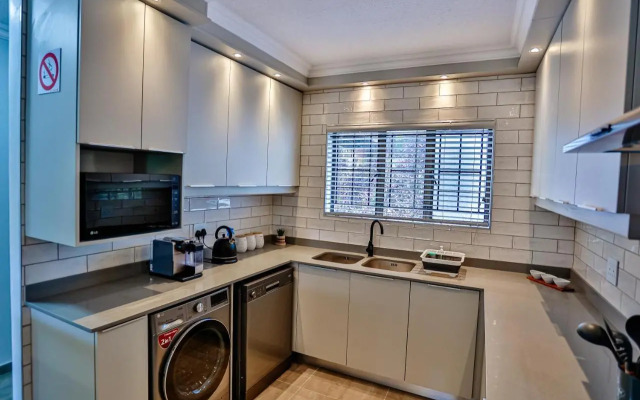 49 LaPirogue - Families only