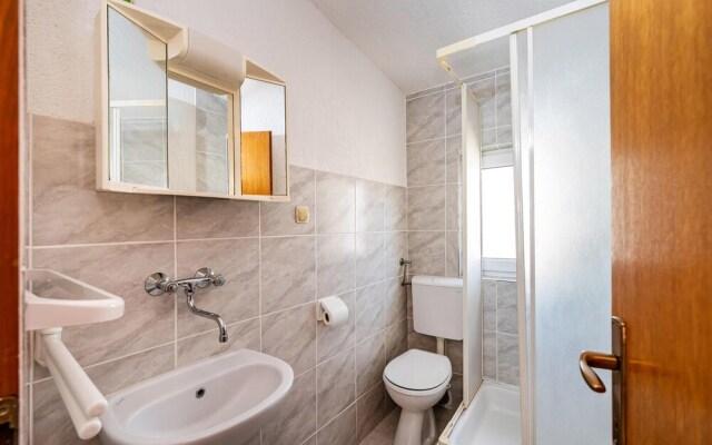 Awesome Apartment in Jasenice With Wifi and 2 Bedrooms