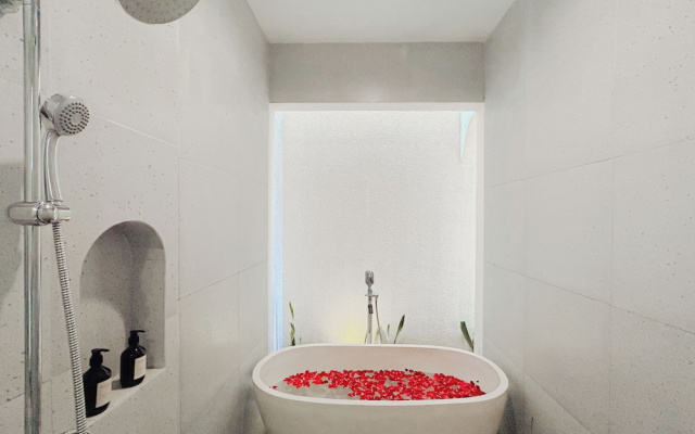 Beachside Luxury 3BR Mediterranean Sanur