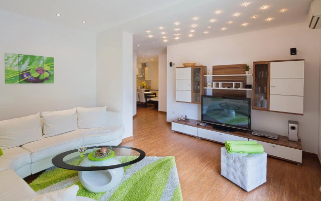 Montelux Apartments