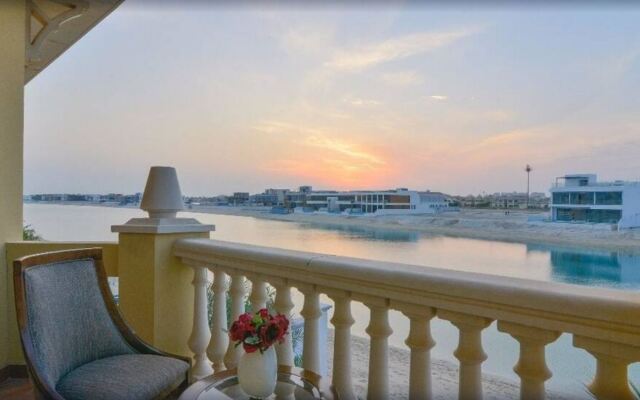 Palm Jumeriah Frond O
