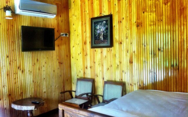 Lagoon Breeze Resort