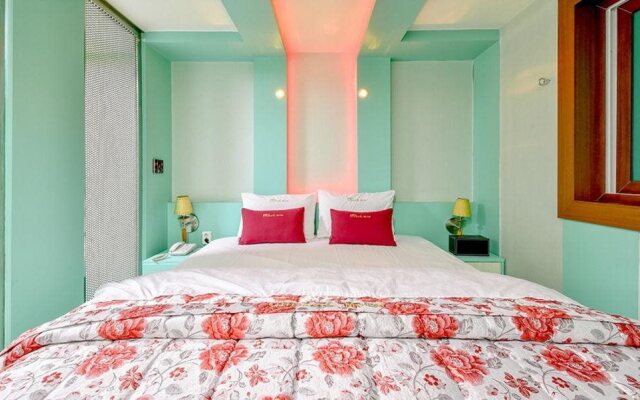 Click 21 Motel