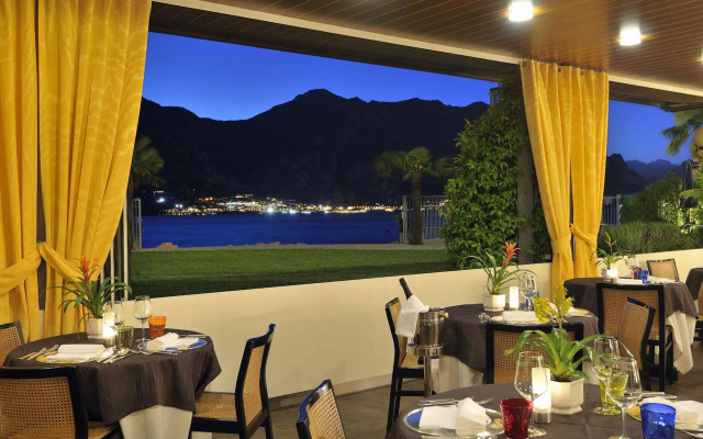 Hotel Castello Lake Front