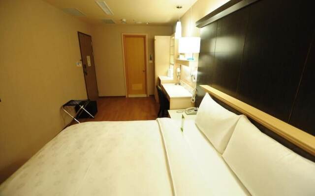 Kindness Hotel - Kaohsiung Station Front Hall